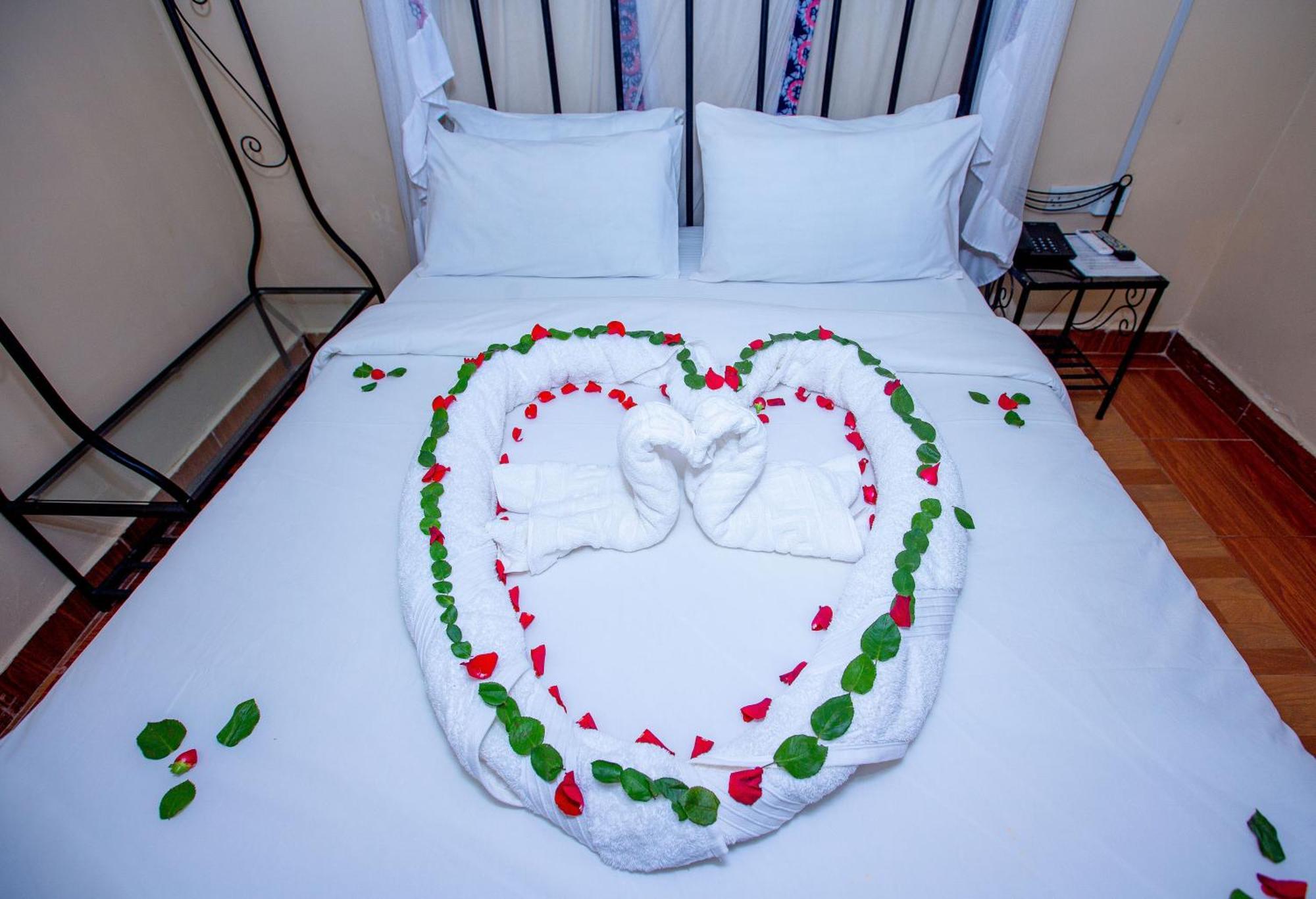 Kays Lodge Dar es Salaam Eksteriør billede