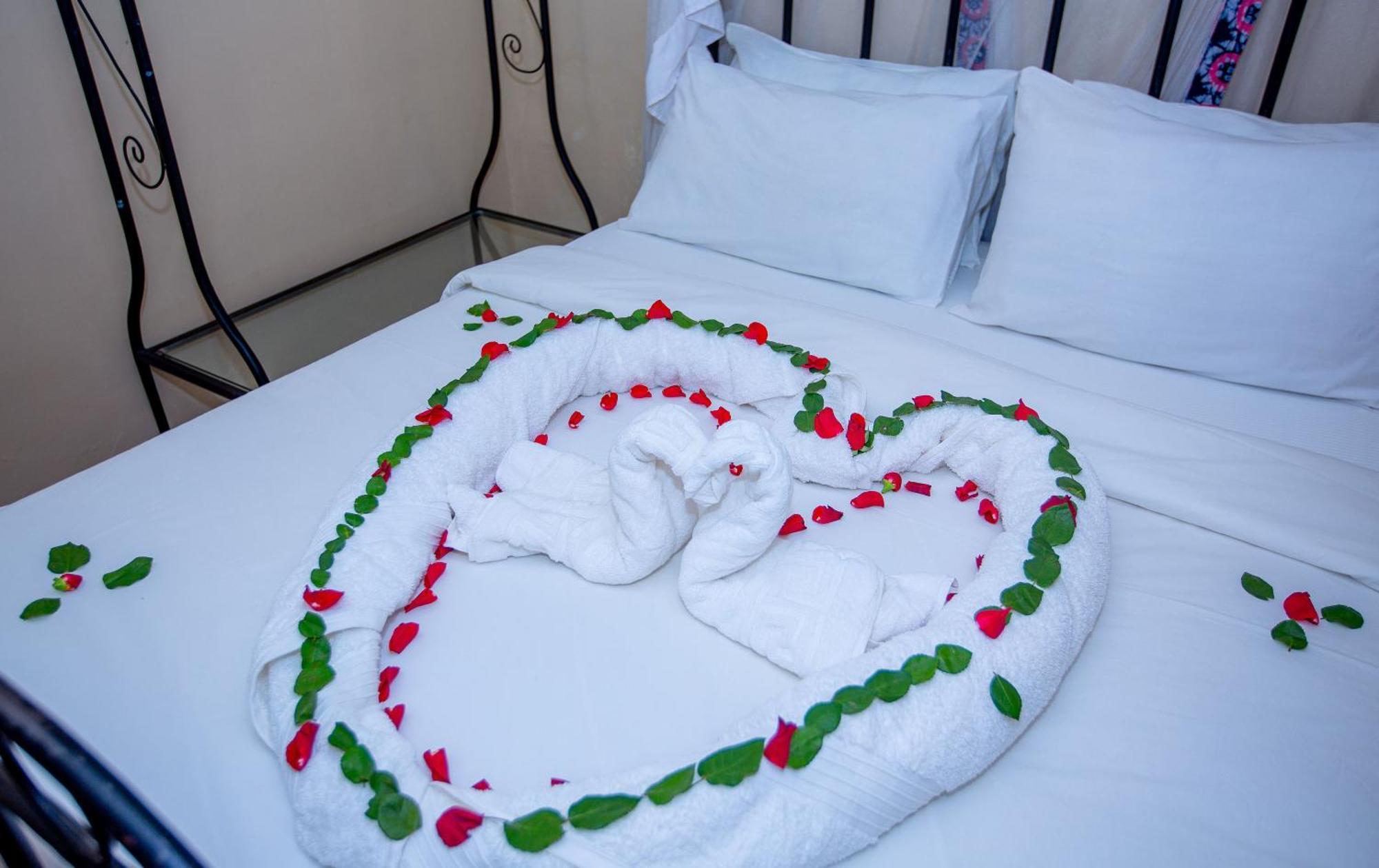 Kays Lodge Dar es Salaam Eksteriør billede