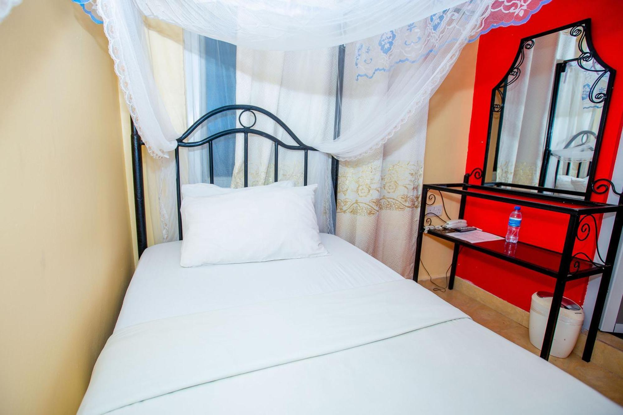 Kays Lodge Dar es Salaam Eksteriør billede