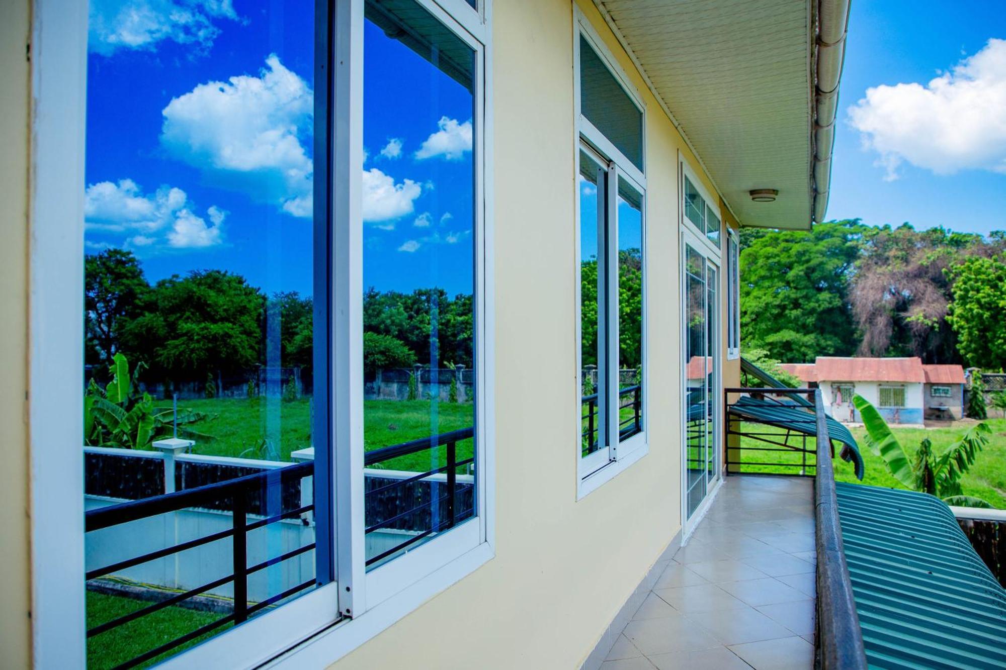 Kays Lodge Dar es Salaam Eksteriør billede