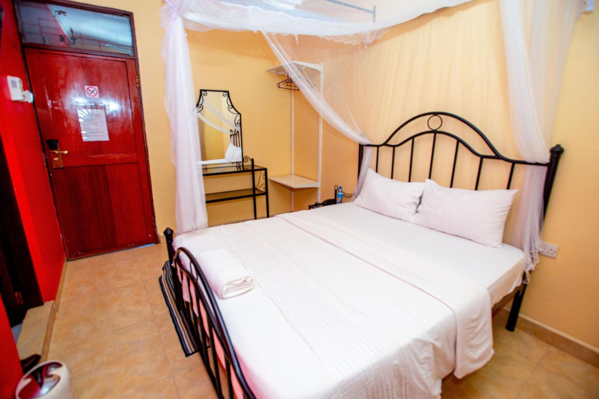 Kays Lodge Dar es Salaam Eksteriør billede